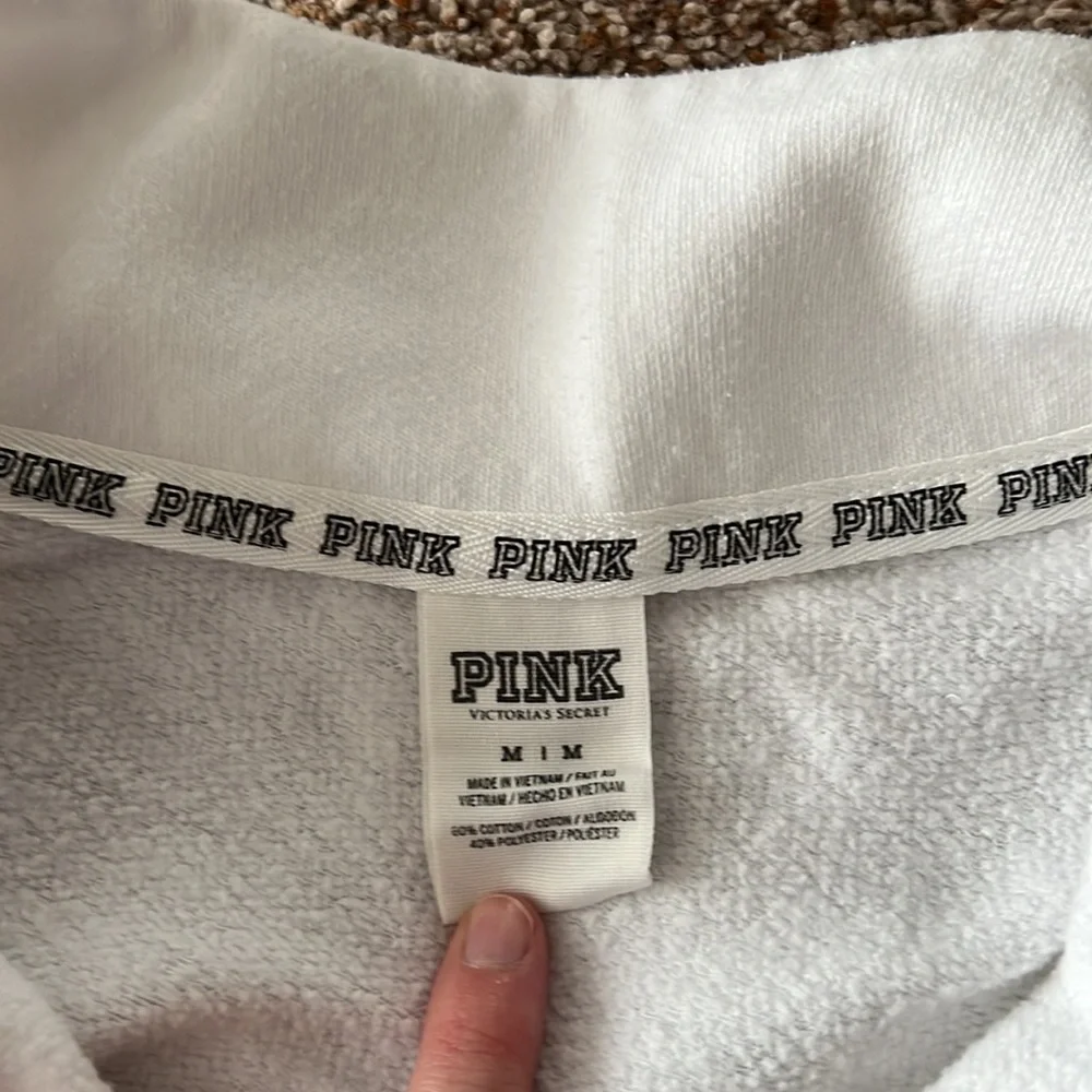 VS PINK sweatshirt size M NWOT - Picture 3 of 4